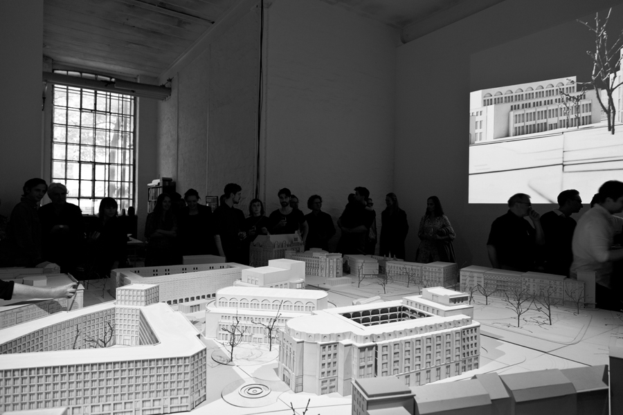 2016-08/dorschnerkahl_b2_vernissage_02.jpg